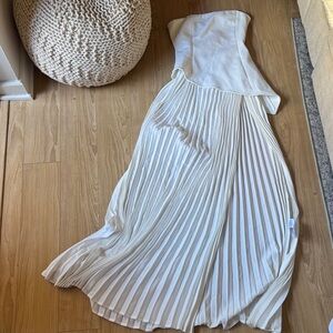 AKARII PLEATED SLIT DRESS